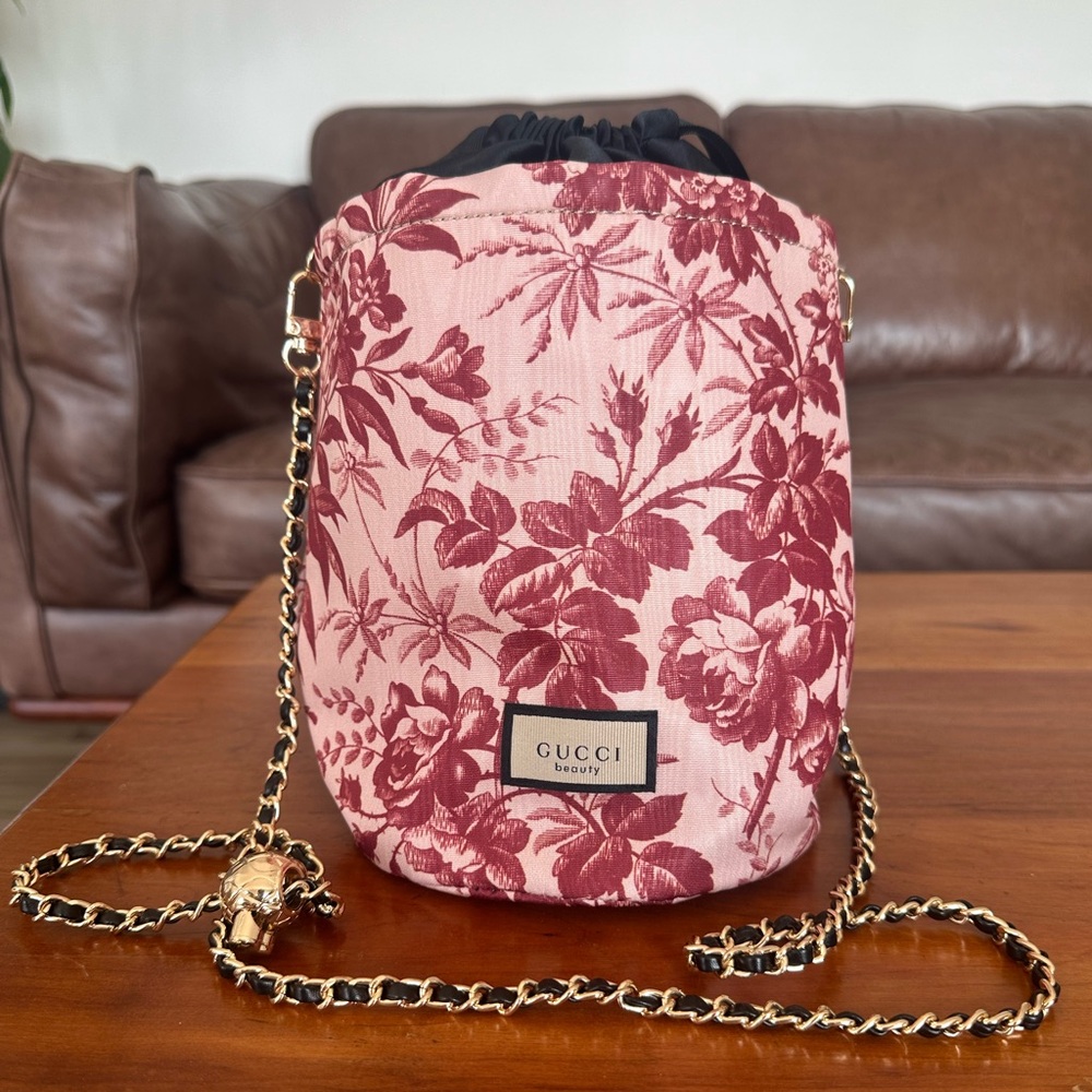 *SOLD* Gucci Beauty Limited Edition Vintage Print Bag